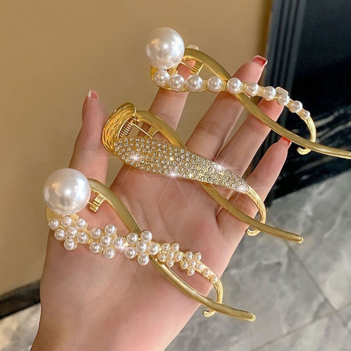 Elegant Glitter Pearl Hair Cli - مراجعة Korean Lifestyle & Kids Boutique Photos وسعره
